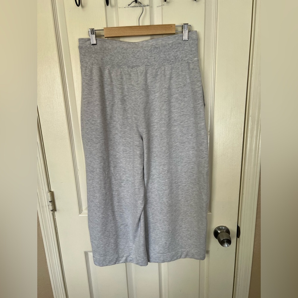 Athleta Heather Gray Culotte Pants Size MP - Picture 9 of 9